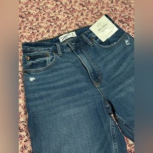 Abercrombie & Fitch the mom jean